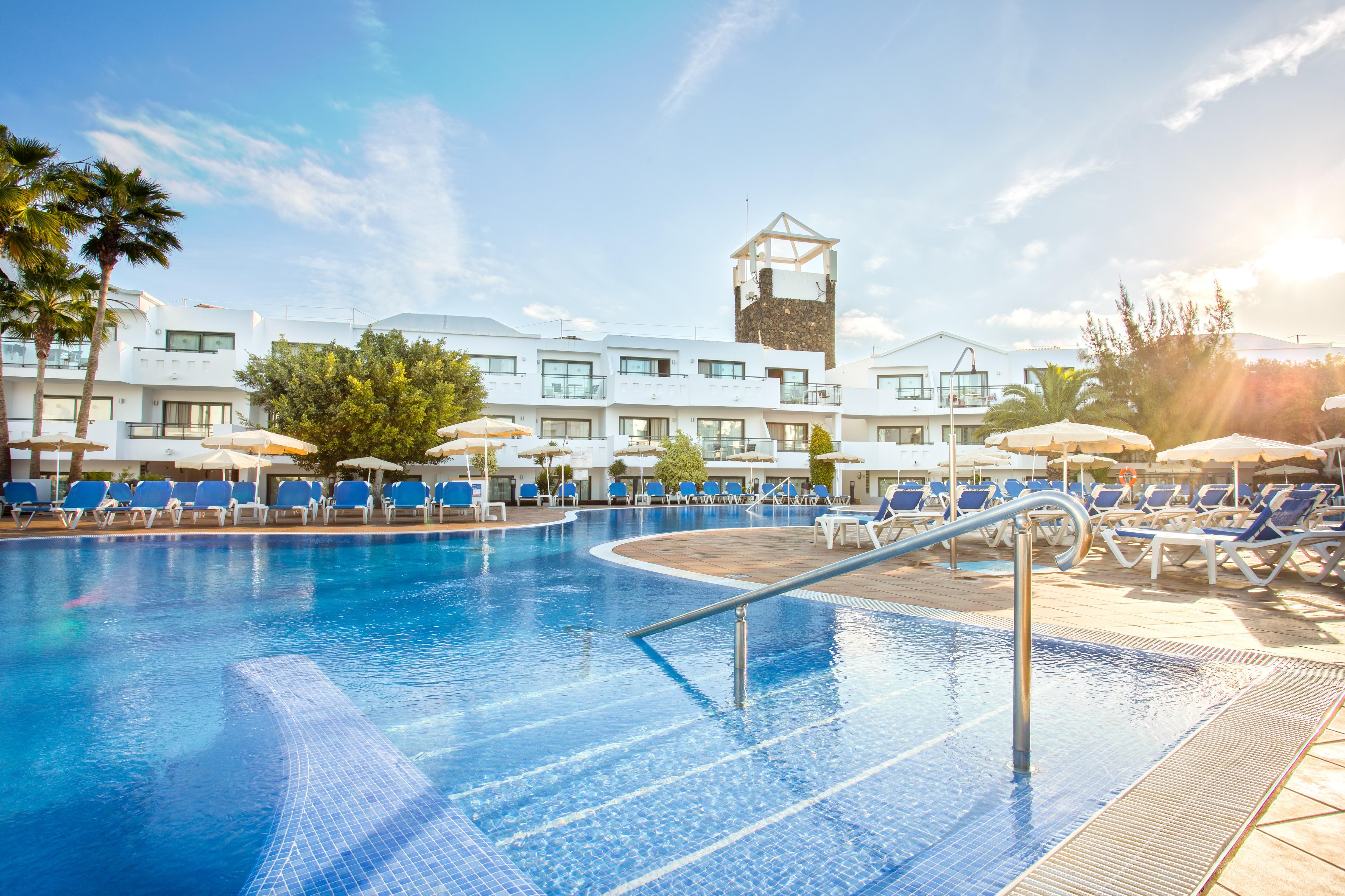 Thb Lanzarote Beach Hotel Costa Teguise Exterior photo