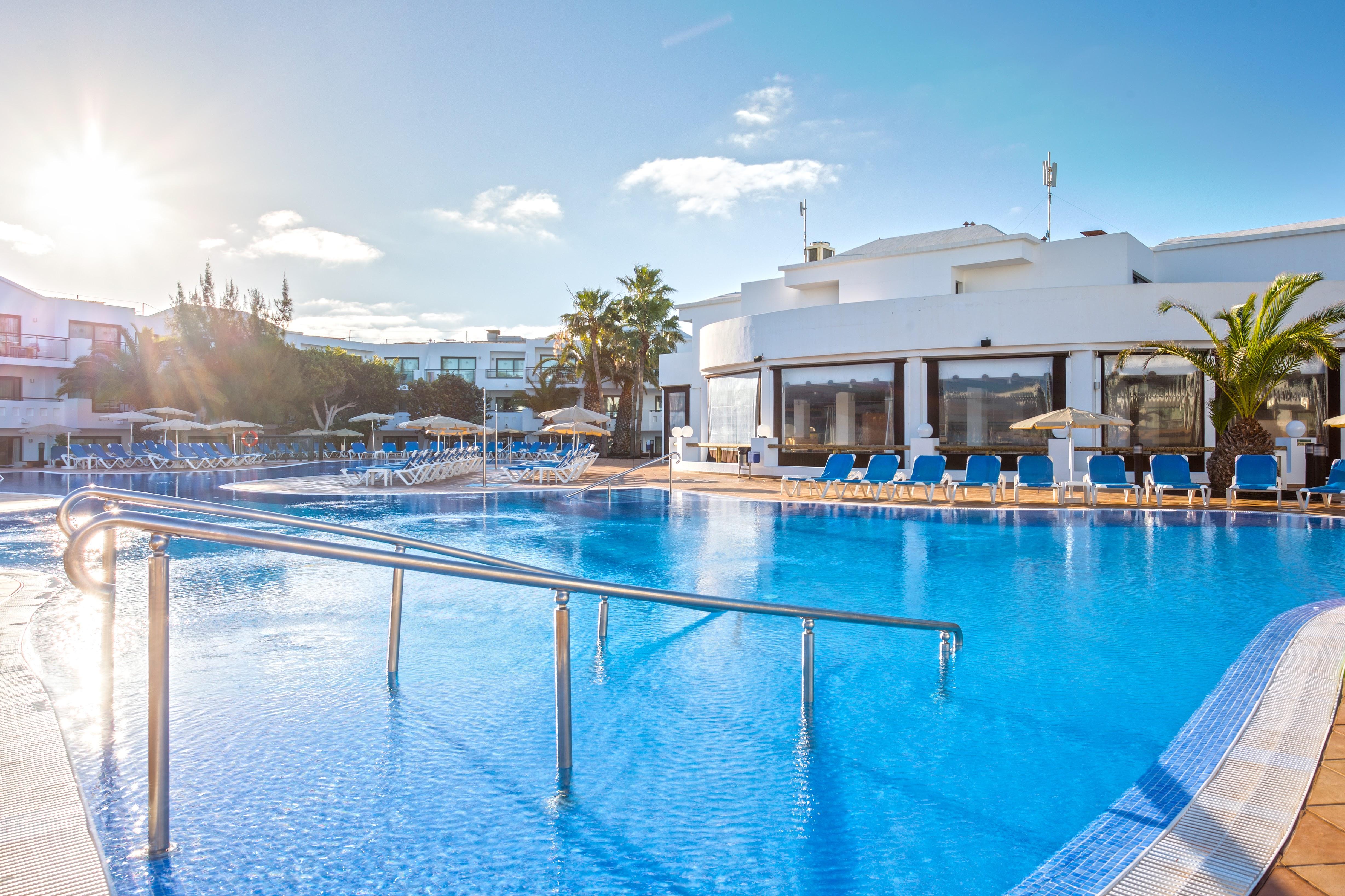 Thb Lanzarote Beach Hotel Costa Teguise Exterior photo